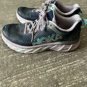 Hoka tennis shoes Size 9